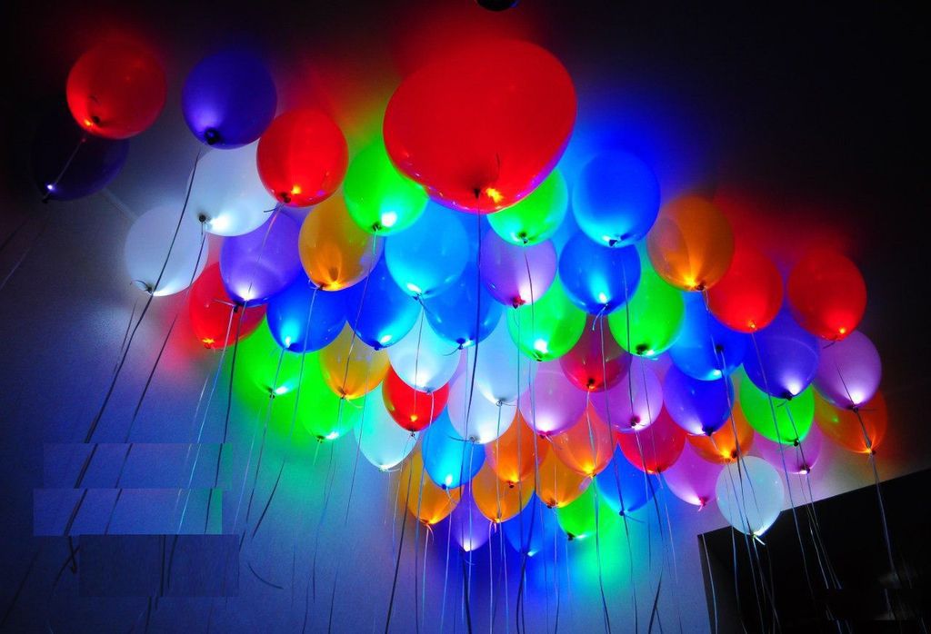 Разноцветные светящиеся шары